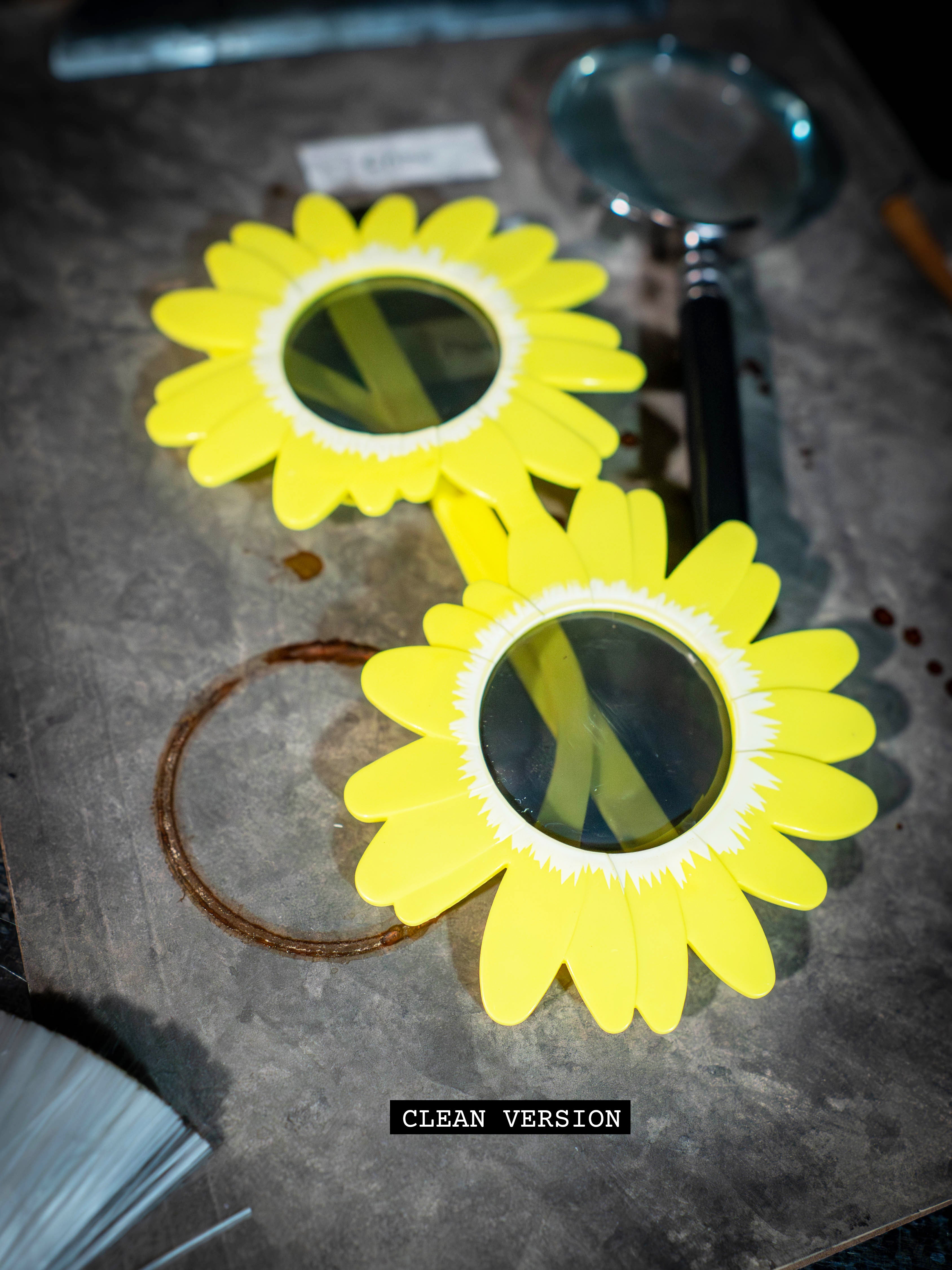 Killer Clown Bloody Flower Sunglasses  – Inspired by Terrifier 2